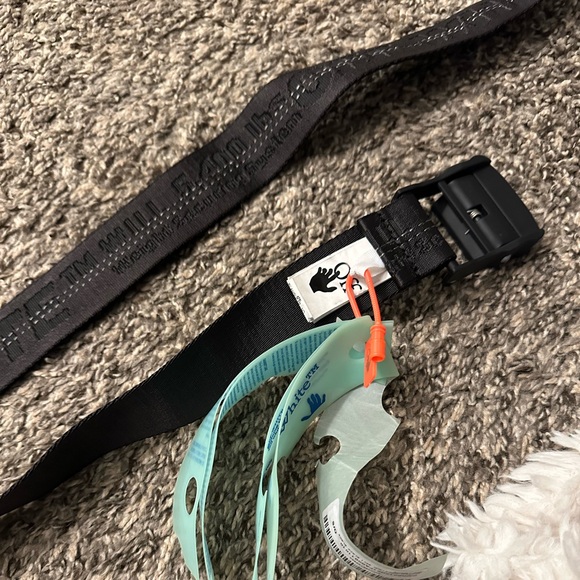 Off White 5400 lbs belt - Never worn new with tags